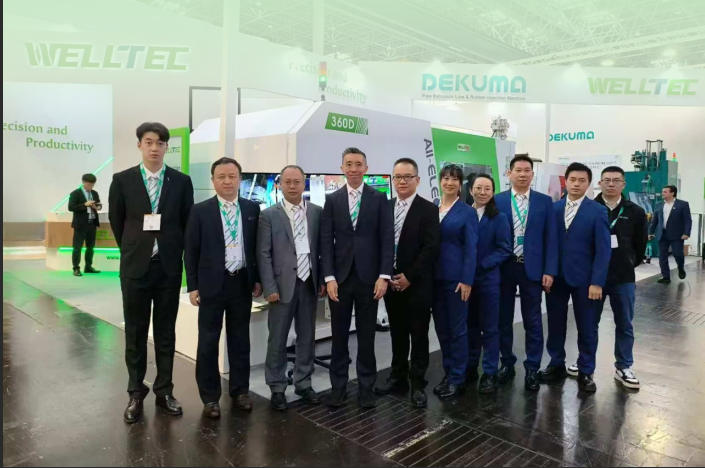 K 2025 完美落幕，華大機(jī)械攜創(chuàng)新技術(shù)贏(yíng)得全球客戶(hù)贊譽(yù)！